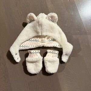 Pehr | Baby Hat and Mittens Set